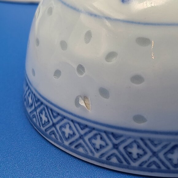 2 Vintage Jingdezhen China Rice Grain Blue White Porcelain Cups Saucer - Picture 5 of 9